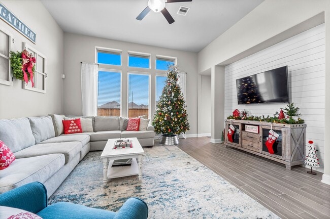 Building Photo - 15414 Greenford Glen Dr