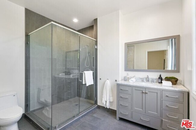 Building Photo - 200 S Almont Dr