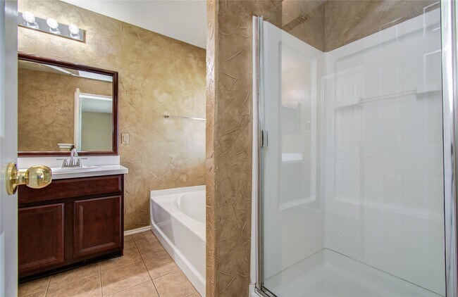 Building Photo - 610 Kiley Dr