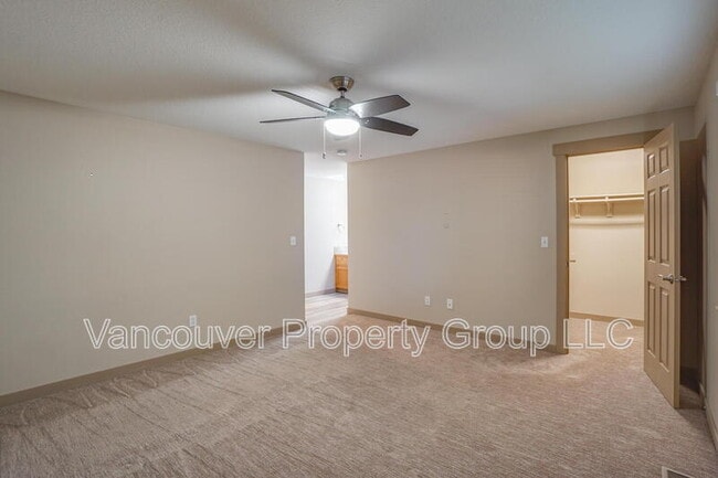 Building Photo - 1906 NE 151st Cir