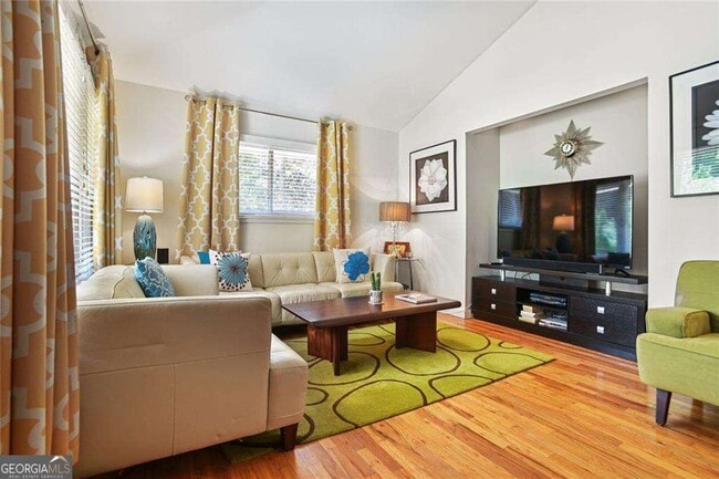 Building Photo - 2056 Arlington Ave NE