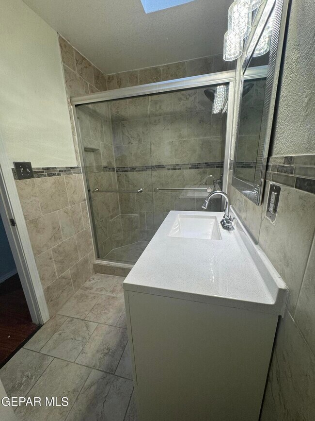 Building Photo - 3033 Tierra Humeda Dr