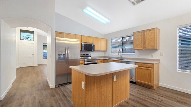 Building Photo - Location! Location! Location! 83rd & Thunderbird