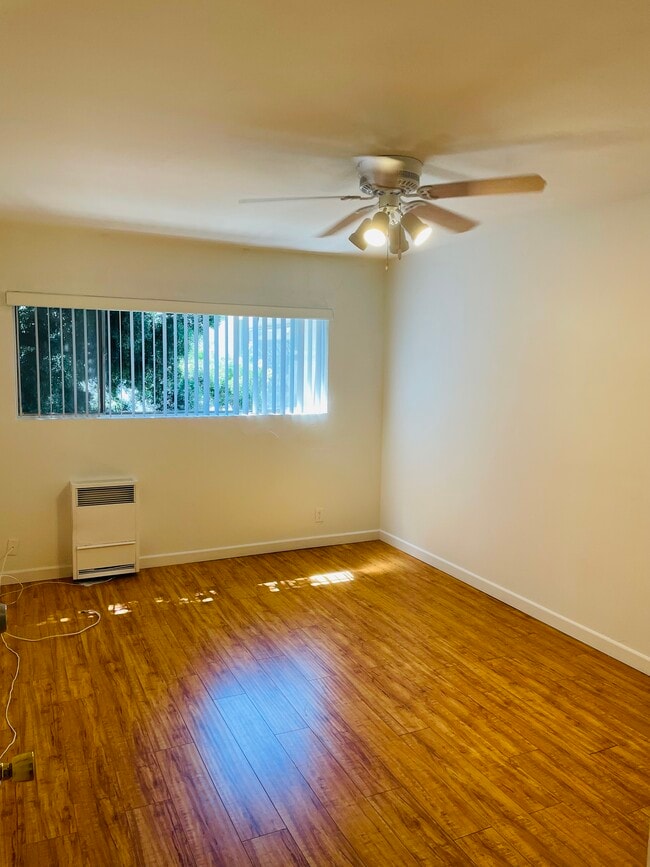 Building Photo - Westwood Plaza Apartments