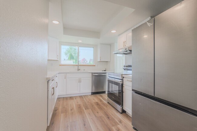 Building Photo - 1418