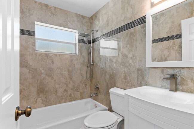 Building Photo - 2996 Cardinal Dr