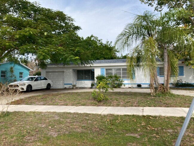 Building Photo - 6161 41st Ave N