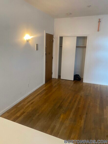 Building Photo - 61 S Huntington Ave