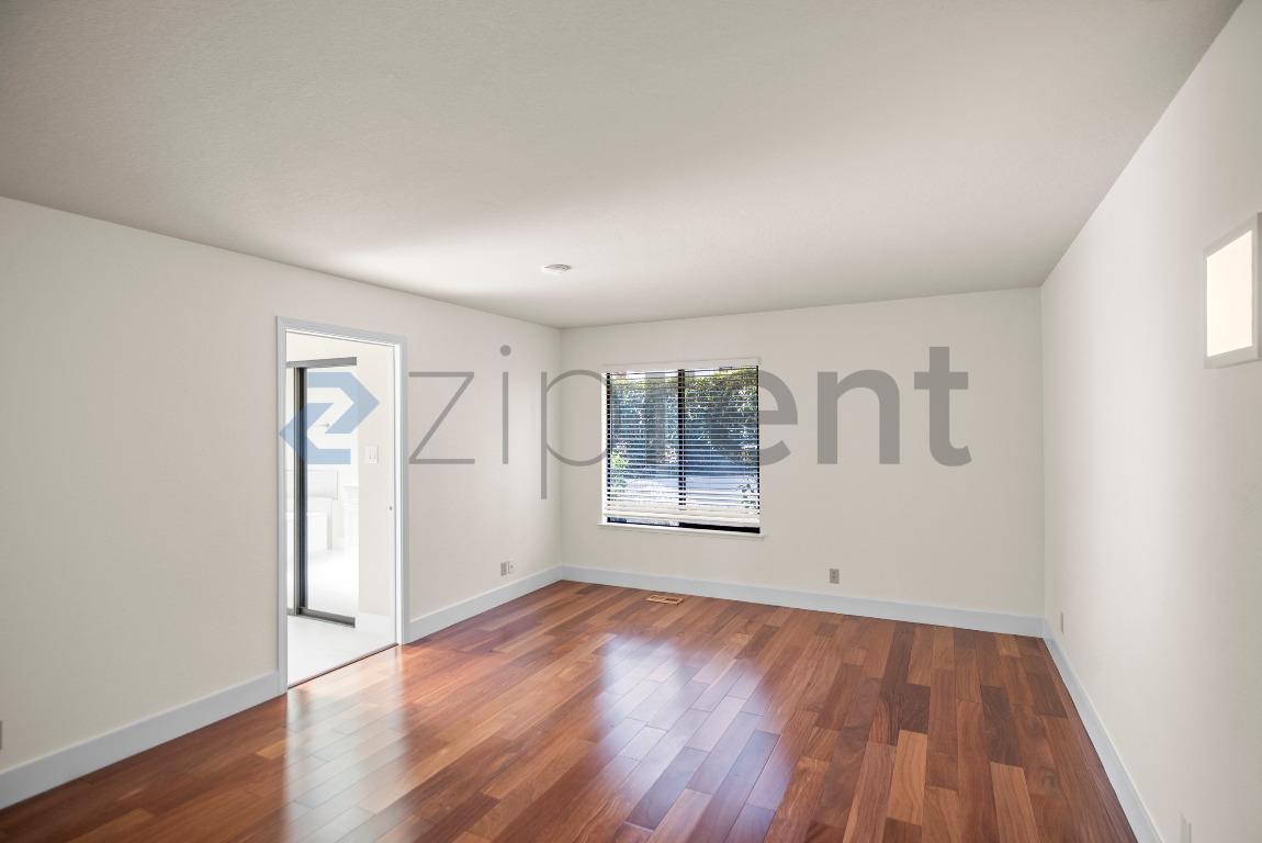 Building Photo - 1654 Sugarloaf Dr