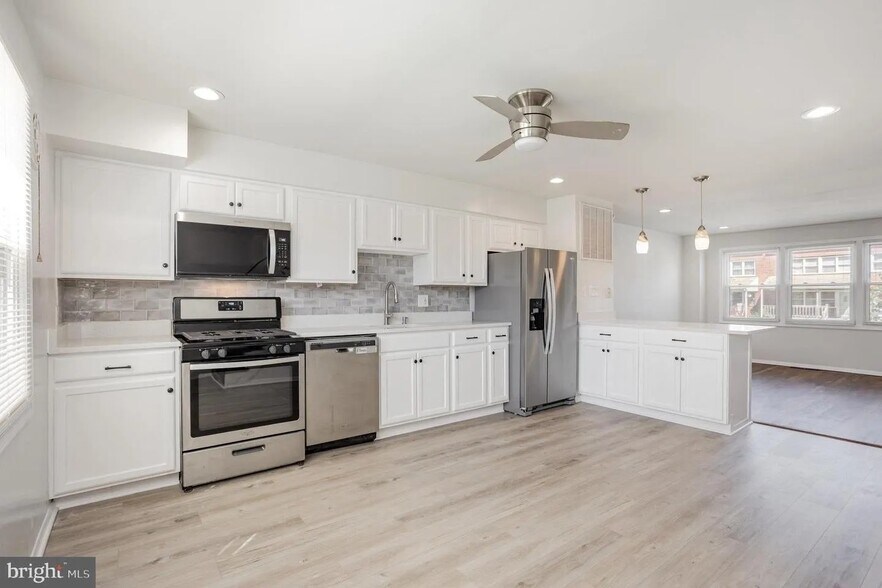 Building Photo - 8125 Mid Haven Rd