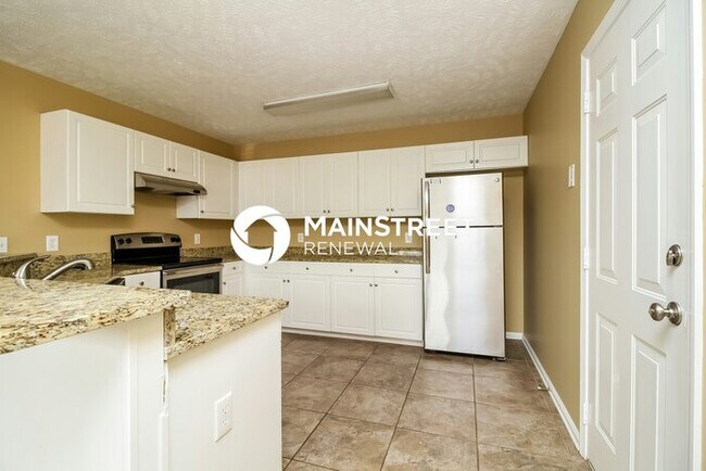 Building Photo - 3 Bedroom Pet-Friendly Home in La Vergne, TN with Main Street Renewal