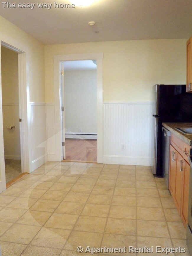 Building Photo - 304 Highland Ave