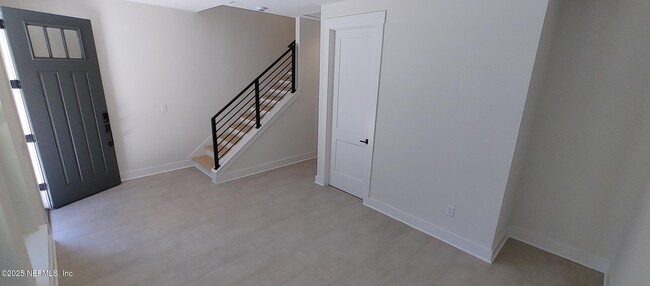 Building Photo - 1614 Bridgeton Dr