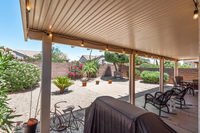 Building Photo - 16232 W Montoya Dr