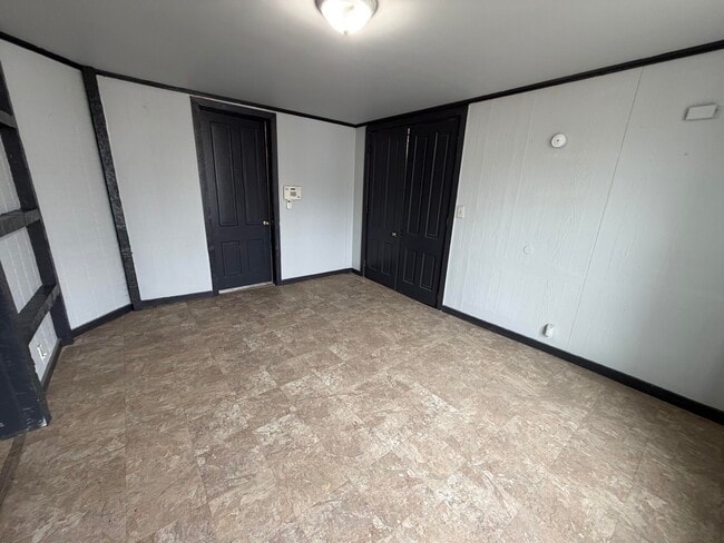 Building Photo - 730 Douglas-