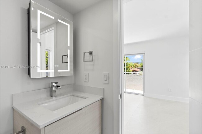 Building Photo - 3597 SW 17th St