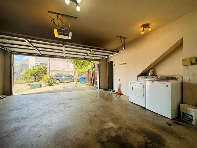Building Photo - 3838 Brandon Park Dr