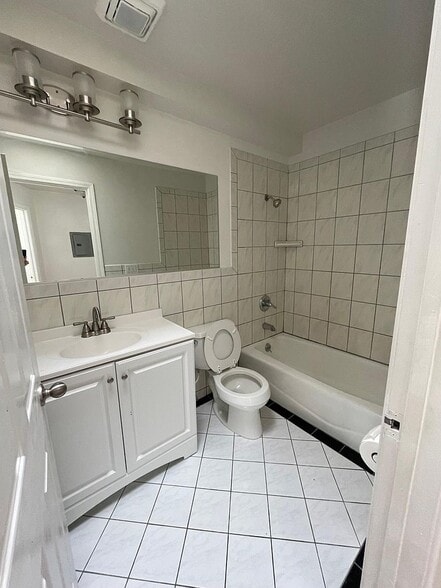 guest bath - 432 Russia Ave