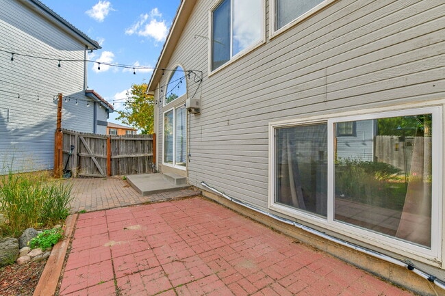 Building Photo - $2,450.00, 3-bed, 2-bath, located in Denver.