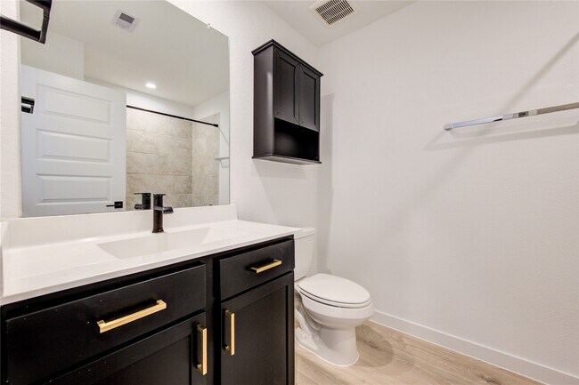 Building Photo - 29910 Ousel Falls Ln