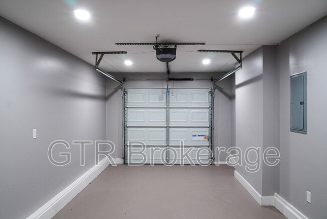 Building Photo - 307 Cheryl Ct