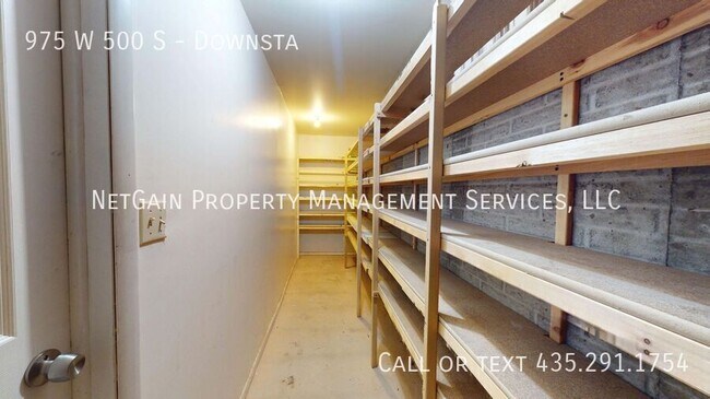 Building Photo - 975 W 500 S