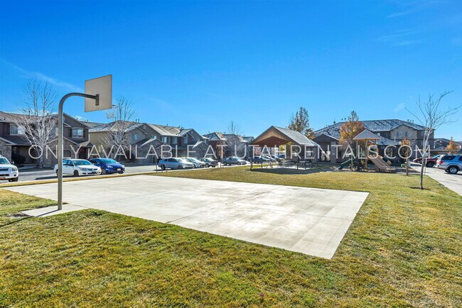 Building Photo - 956 W 580 S