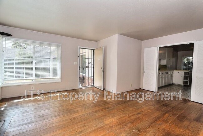 Building Photo - 3109-3111 Hampshire Drive