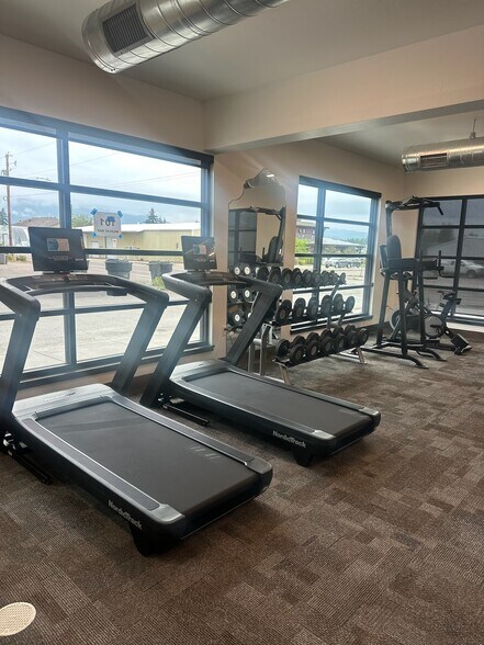 Building Photo - 1010 Baker Ave