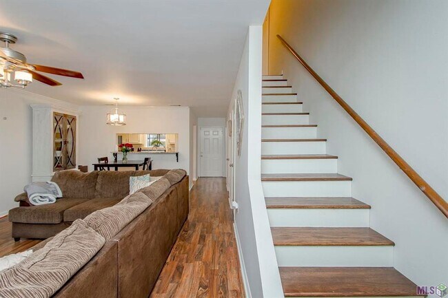 Building Photo - 2BR/2.5BA Corner Townhome – Near Woman’s Hospital