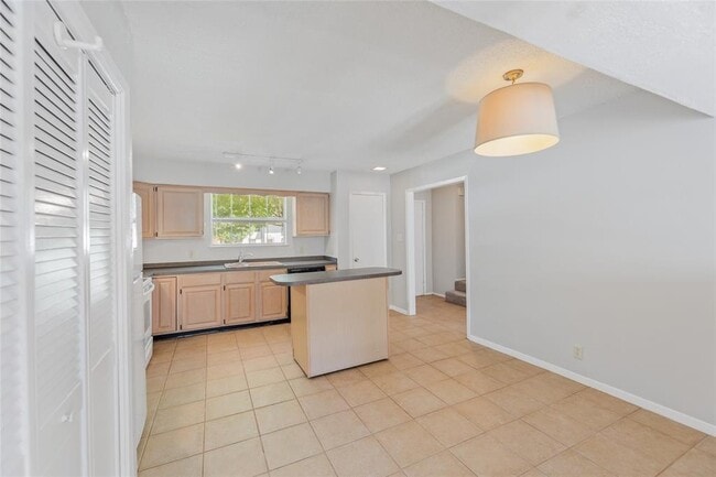 Building Photo - 1859 Coronado Hills Dr