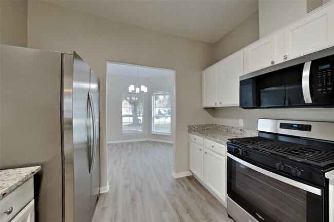 Building Photo - 15323 Fir Woods Ln