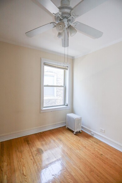 Building Photo - 1430 W Farwell Ave