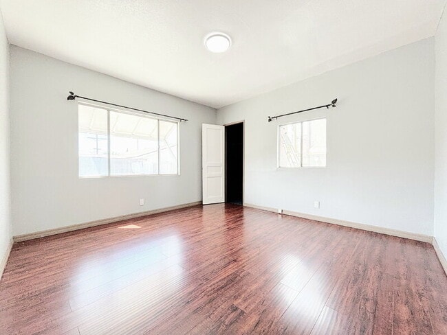 Building Photo - 2511 Ganahl St