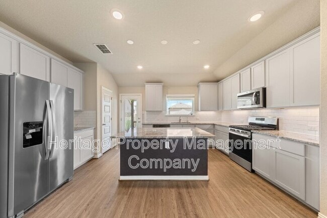 Building Photo - 2080 Cowan Dr