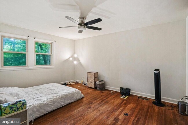 Building Photo - 8525 Geren Rd
