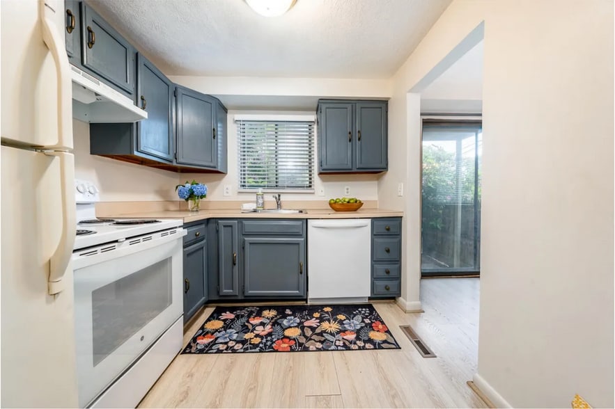 Kitchen - 329 W Main St