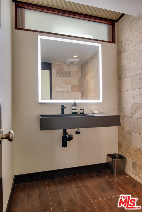 Building Photo - 9624 Yoakum Dr