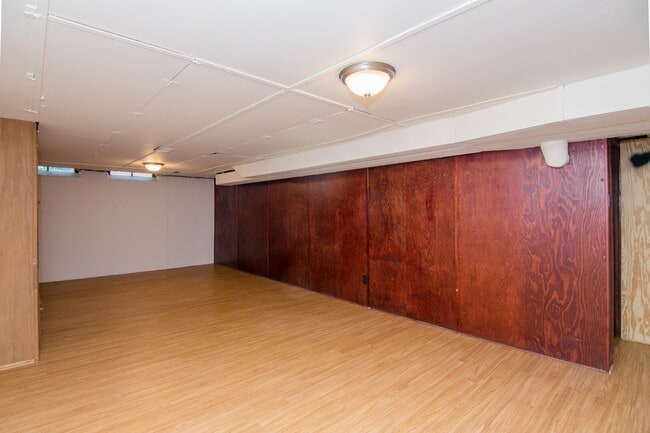 Building Photo - 2751 Aurora St