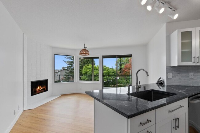 Building Photo - 4Bd/3Ba Seattle House