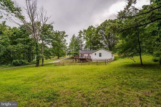 Building Photo - 3757 Hunting Creek Rd