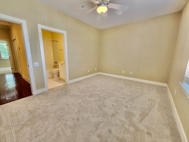 Building Photo - Luxury condo in Charleston National with g...