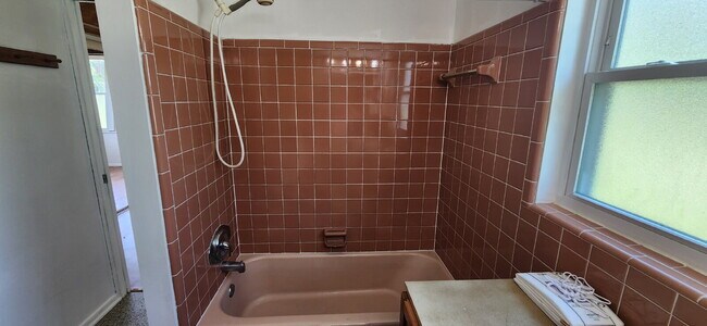 Building Photo - Charming 2-Bedroom Retreat on Christmas Hill in Titusville