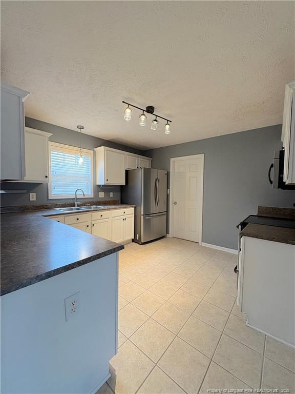 Building Photo - 38 Checkmate Ct