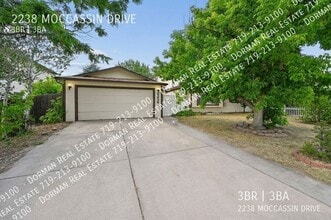 Building Photo - 2238 Moccassin Dr