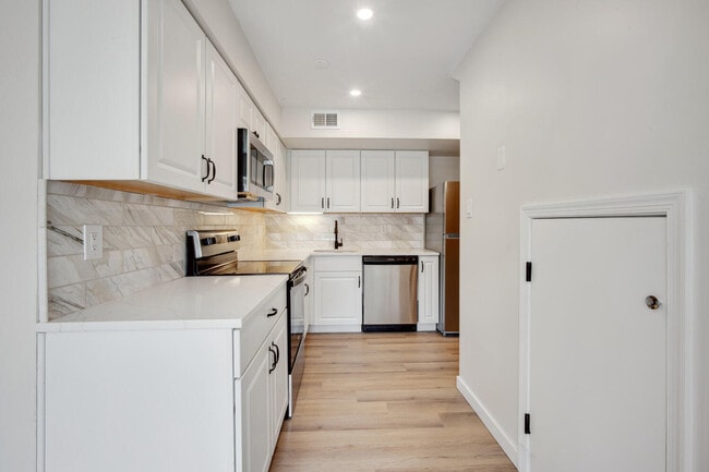 Building Photo - 4634 Conwell Dr