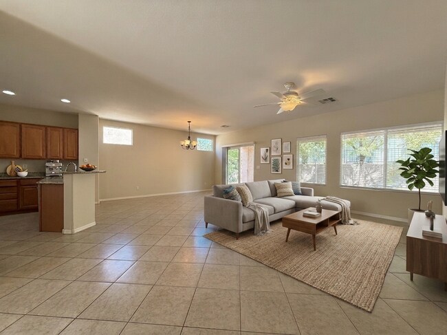 Building Photo - 2240 Shadow Canyon Dr