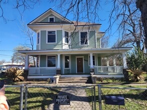 Building Photo - 403 Farquhar St