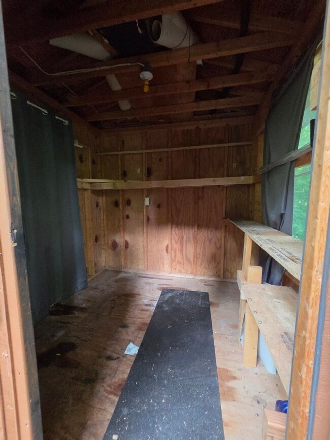 Building Photo - 8 Twins Ln
