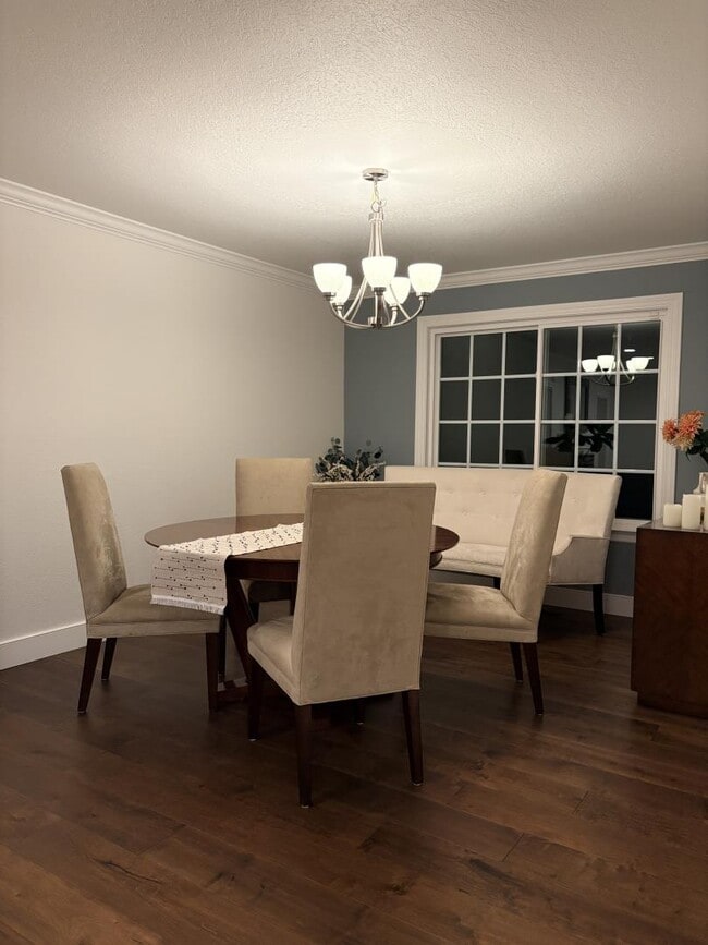 Building Photo - 1204 Lubich Dr